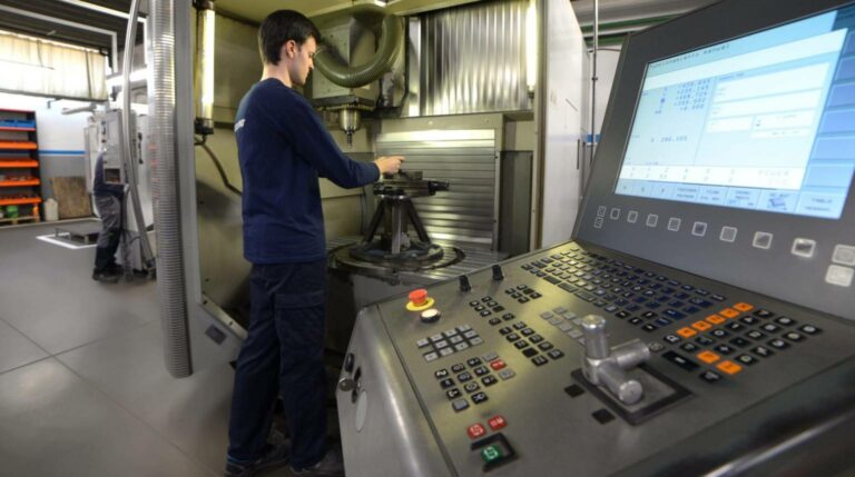 MAQUINARIA DE FABRICACIÓN