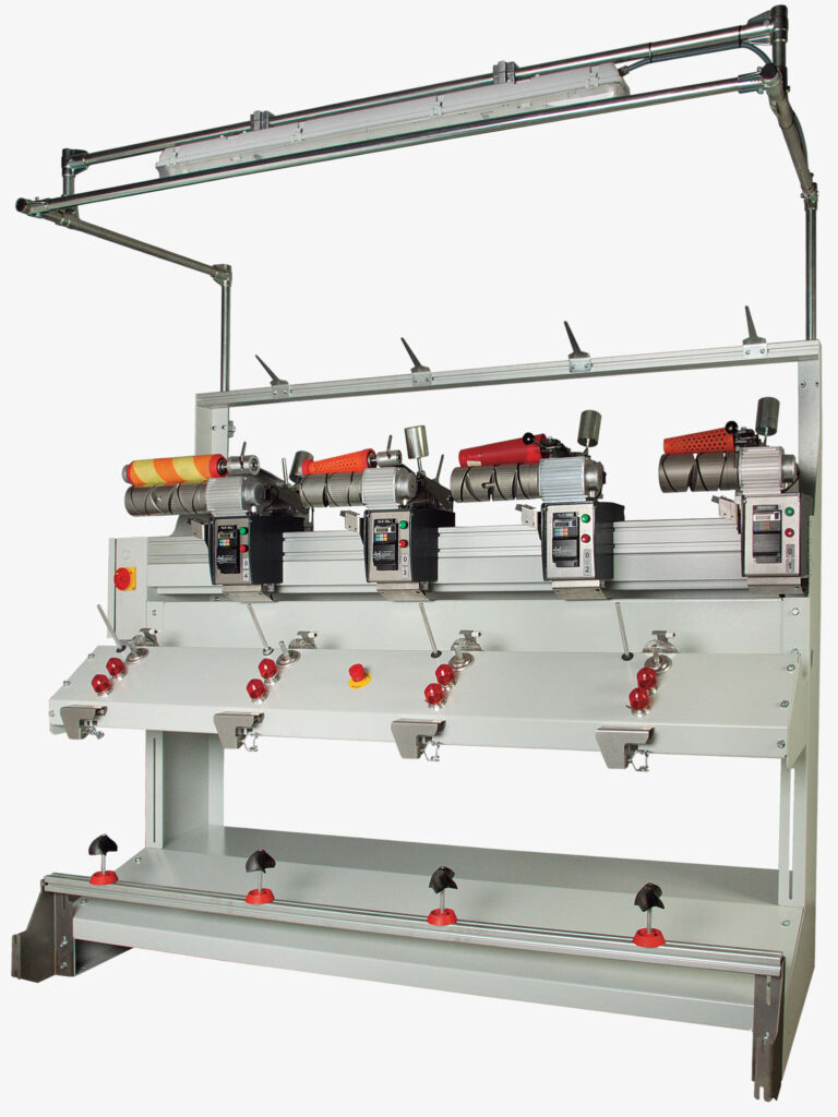 Máquina bobinadora de hilo para conos y bobinas cilíndricas